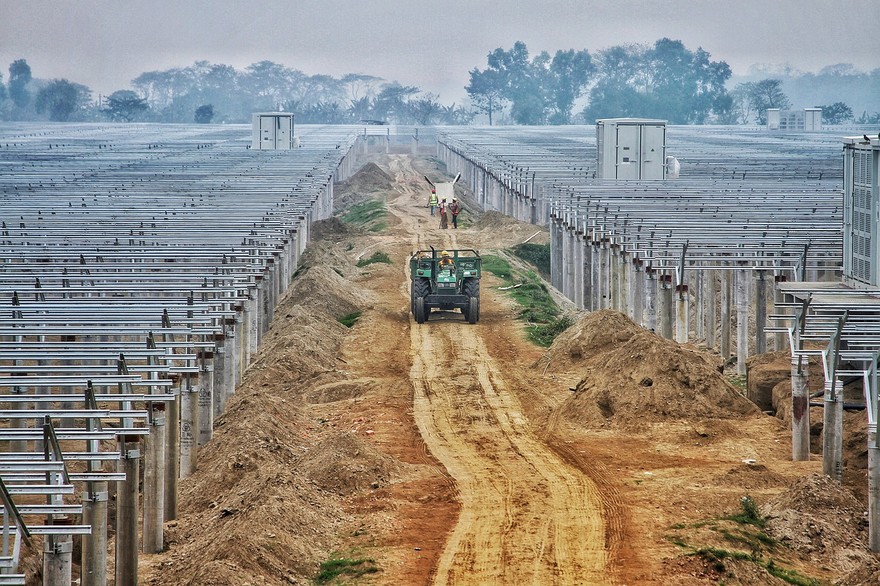 pannelli solari in campagna .jpg