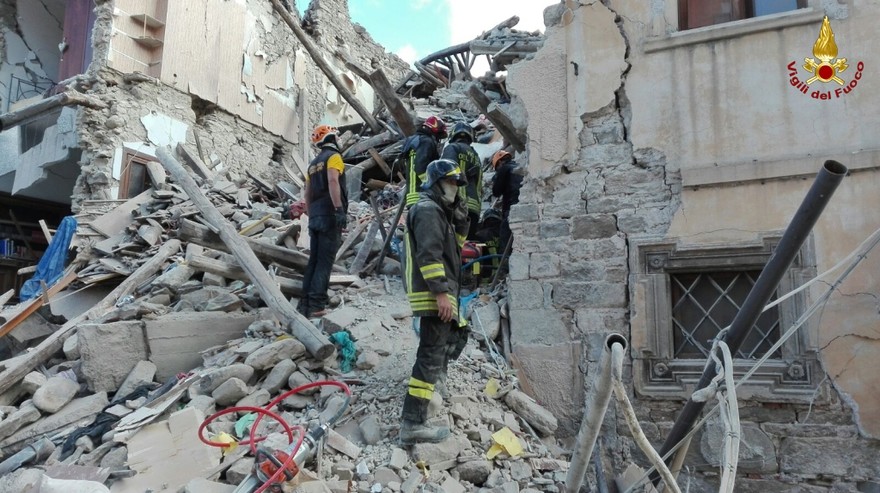 Vigili del Fuoco in aziona ad Amatrice