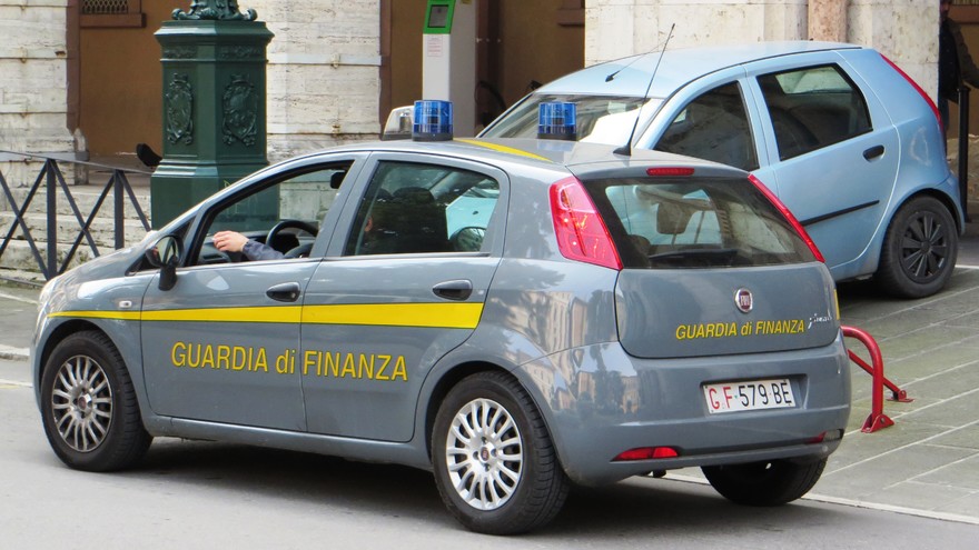 Guardia di Finanza car