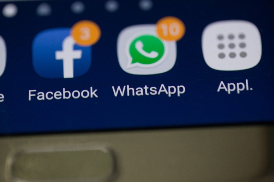 “Addio social” per gli under 16: il divieto a partire da dicembre