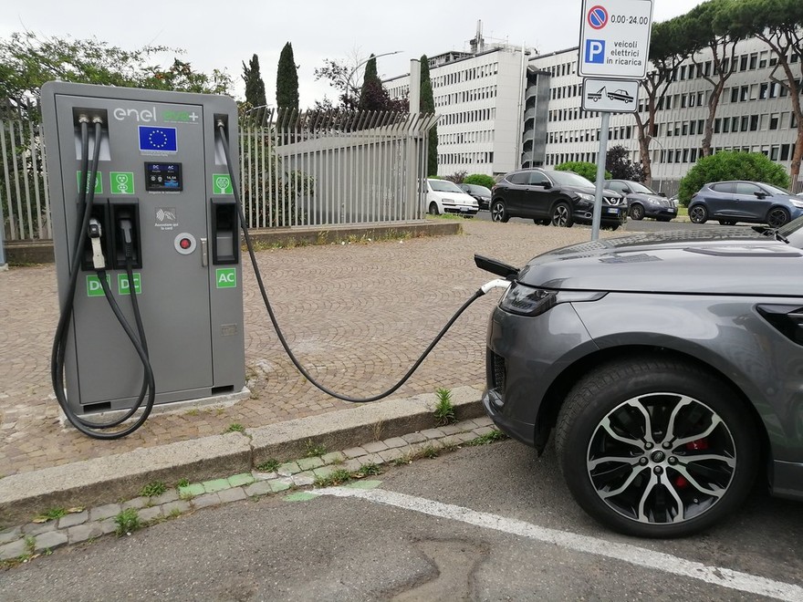 Se la scelta dell’auto green diventa anti-economica