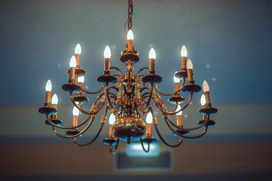 Scegliere il lampadario: classico o moderno 