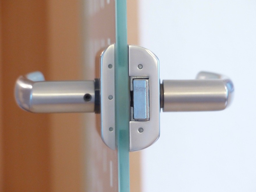 La porta a tutta altezza