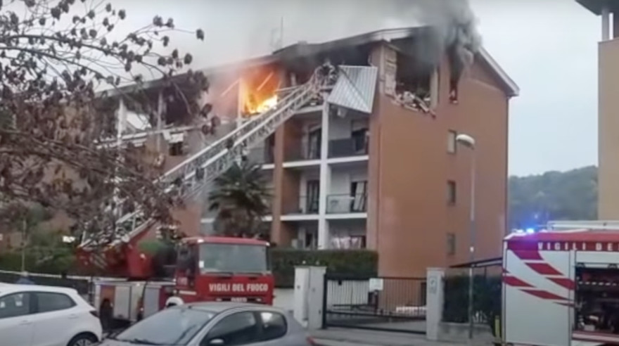 Pinerolo, incendio e crollo palazzina: un morto
