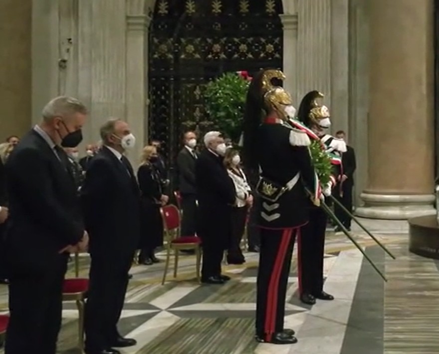 I sondaggi dicono Mattarella e Draghi 