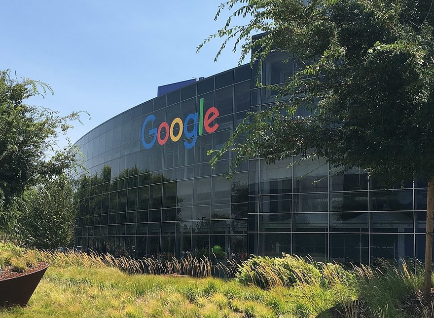 Il tribunale UE ha confermato la multa da 2,42 miliardi a Google