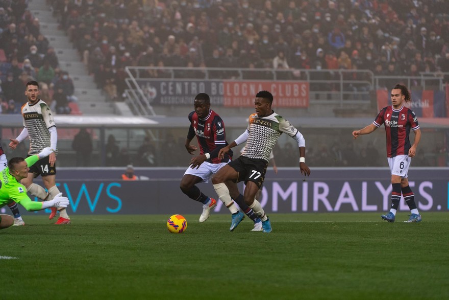 La nave Venezia salpa verso la salvezza, il Napoli cade a Milano