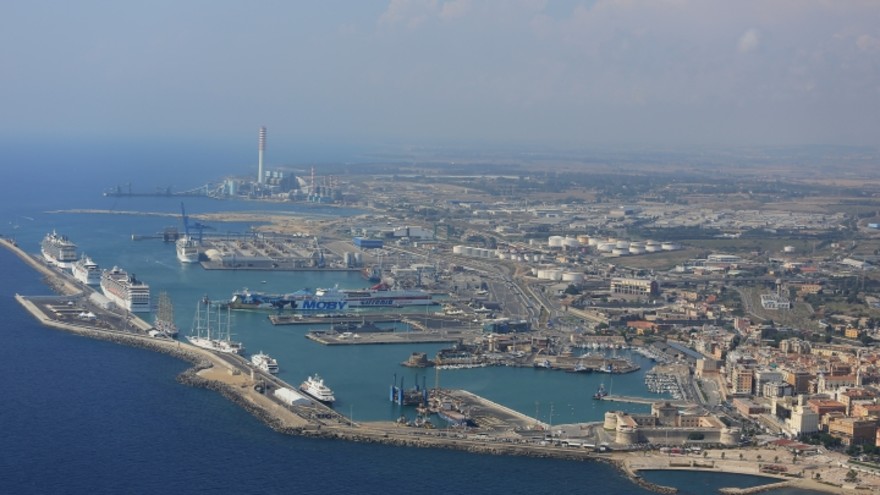 Porto di Civitavecchia e dorsale ferroviaria adriatica nella rete