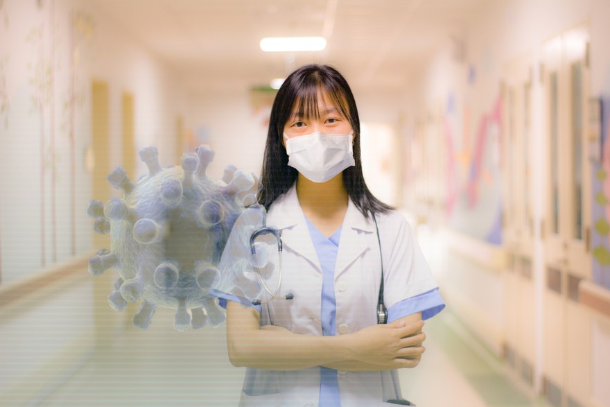 Mascherina e anti-virali per contrastare il Covid