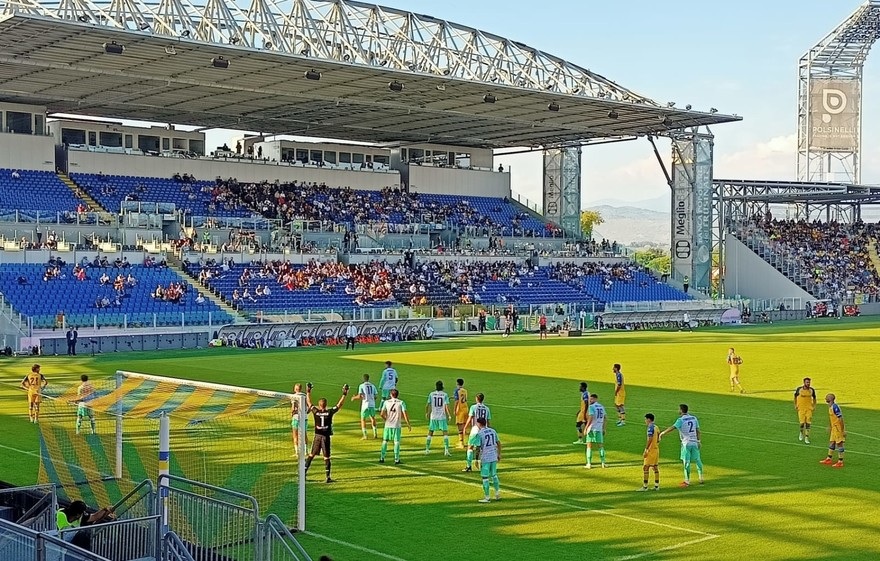 Il Frosinone in casa è superbo: 2-0 alla Spal