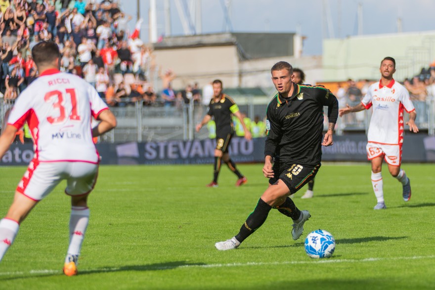 Il Frosinone è lì: a breve incrocio Venezia-Bari