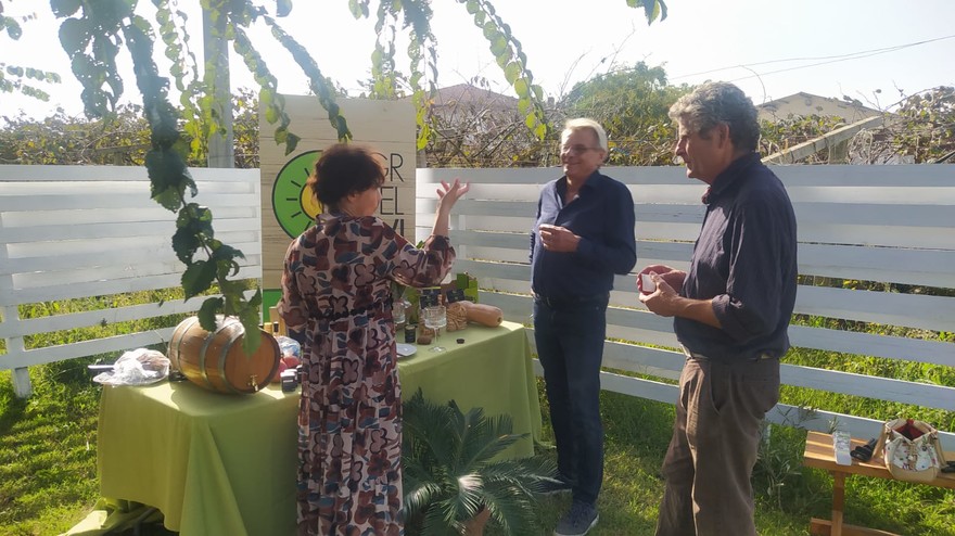 A tavola con l'aceto e la vinaigrette di kiwi