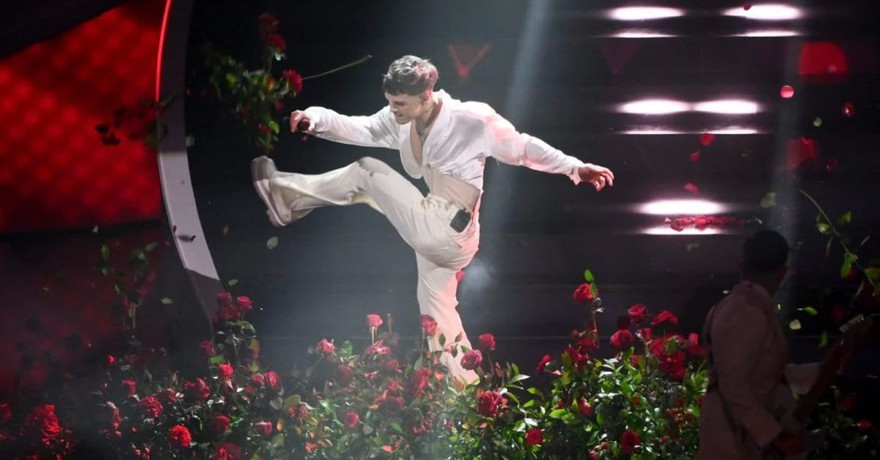 Blanco sbrocca a Sanremo e sradica i fiori