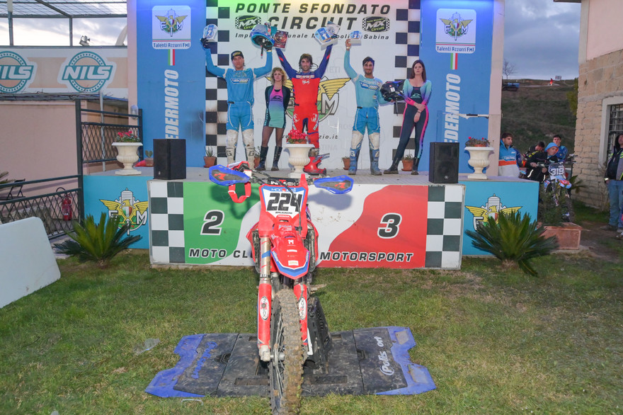 Motocross. Il team Seven parte con cinque primi posti