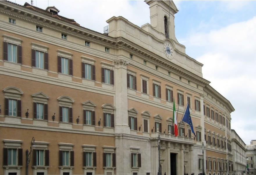 Montecitorio sede parlamento italiano.jpg