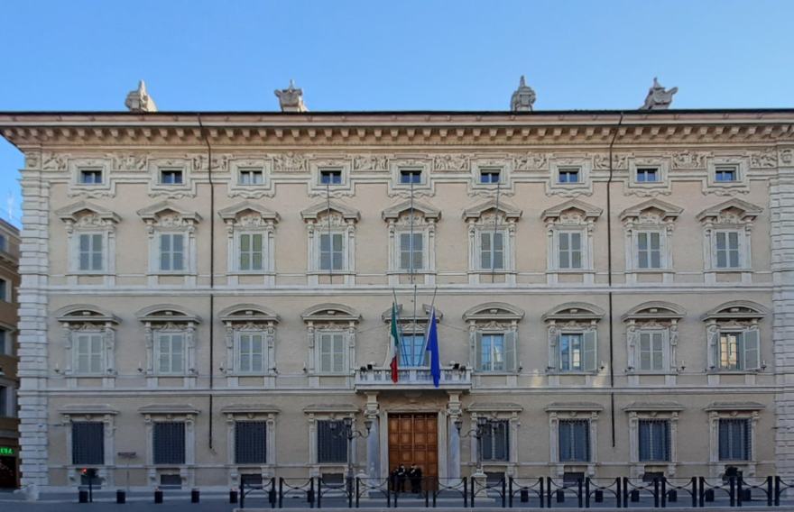 Posticipare al 2026 obbligo assicurazione rischi catastrofi