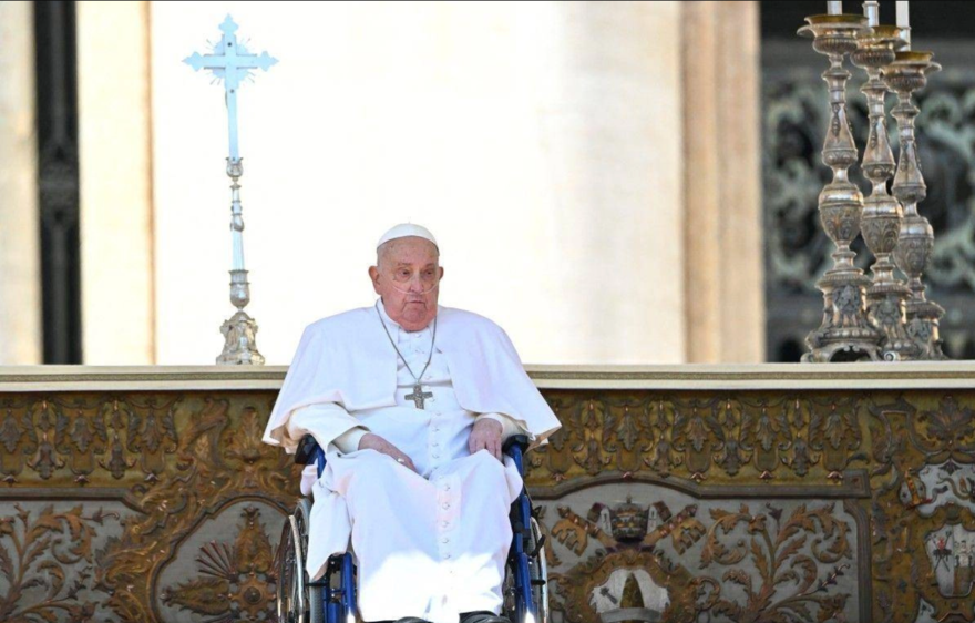 Francesco ci saluta nel giorno della Resurrezione