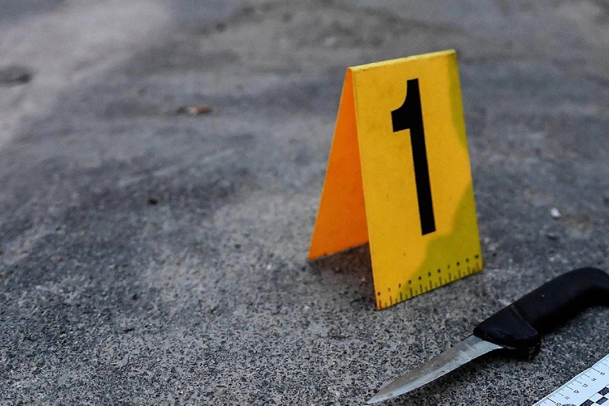 Coltellate a un uomo e compagna, arrestato 18enne a Favignana