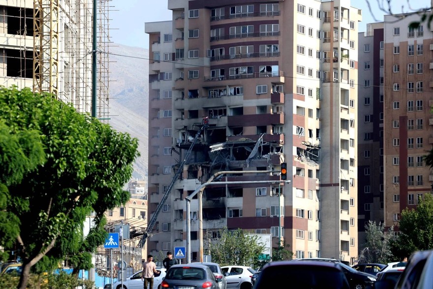 Israele attacca l'Iran, colpiti siti nucleari e vertici militari