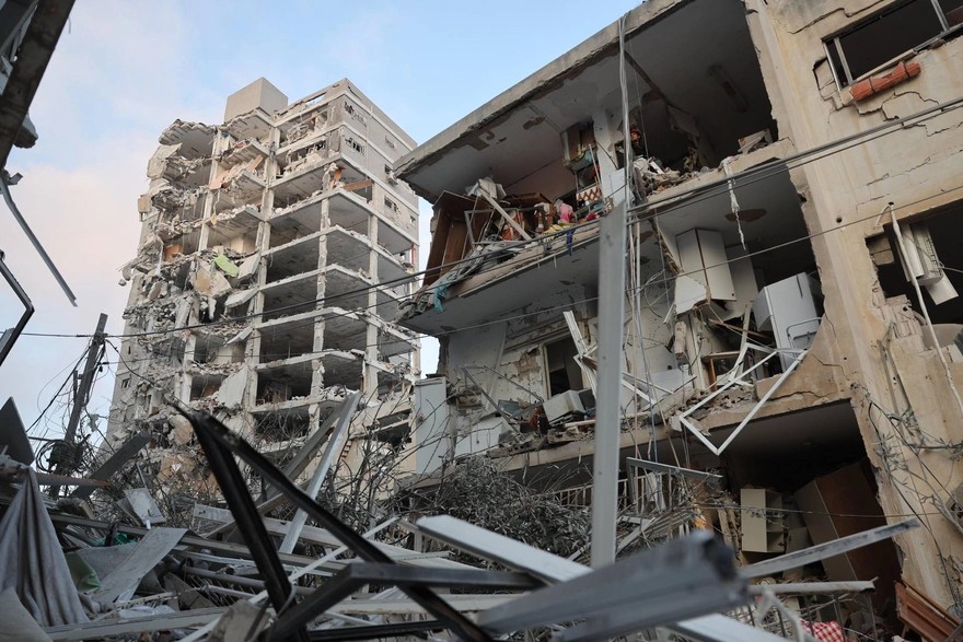 Israele-Iran, nuova notte di raid: Teheran colpisce Tel Aviv