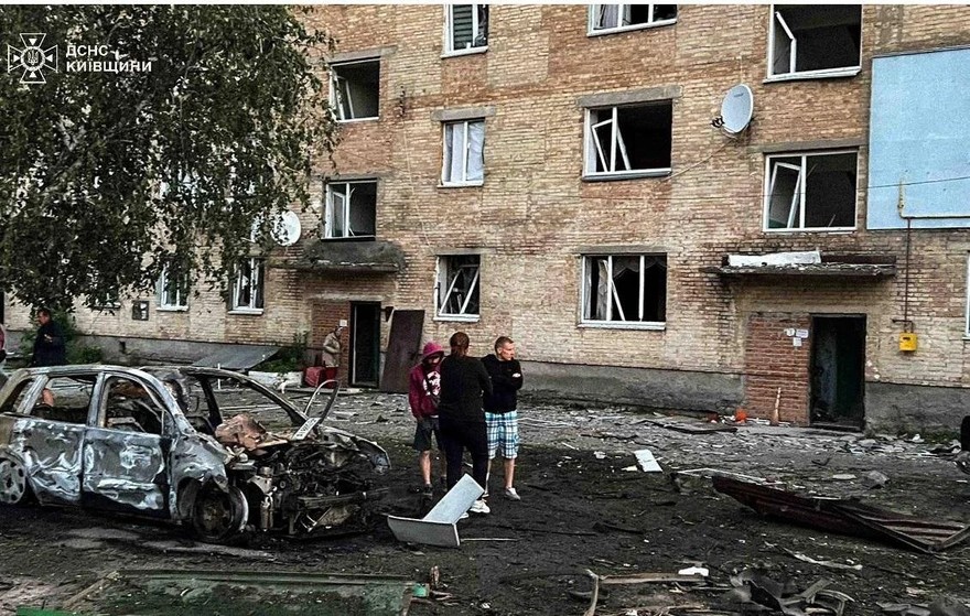 Ucraina, altro che pace, Putin e Zelensky pensano alle armi