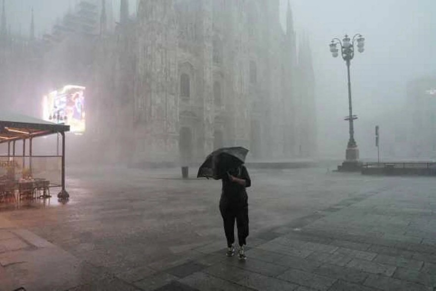 Maltempo al Nord con nubifragi e grandine
