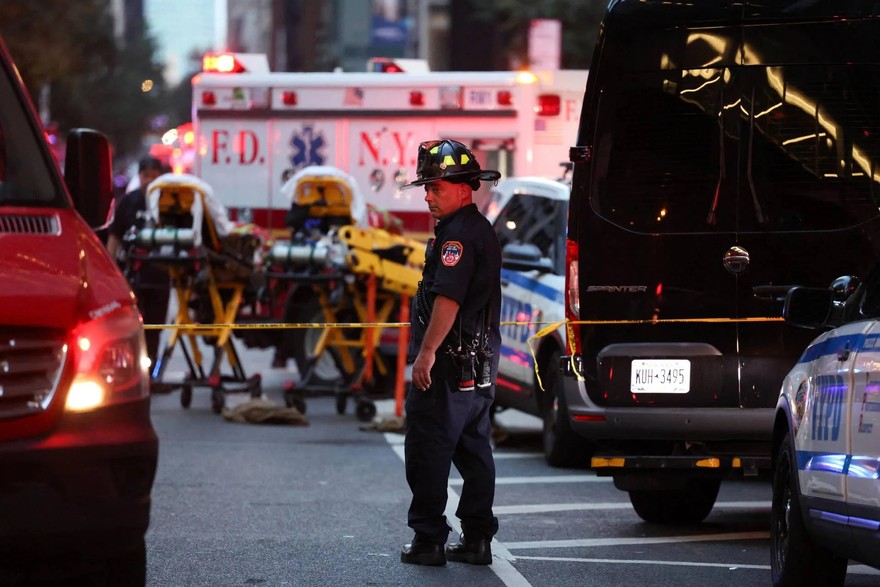 Sparatoria a Manhattan, uccide 4 persone prima di uccidersi